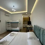 Golden Apartment *