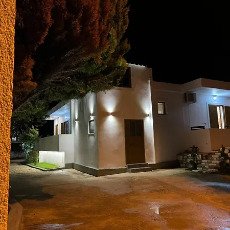 Golden Apartment Ksamil