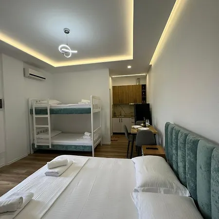 Golden Apartment *
